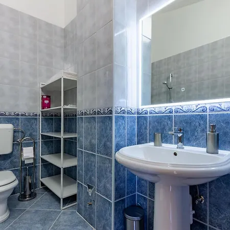 Apartament Lola *
