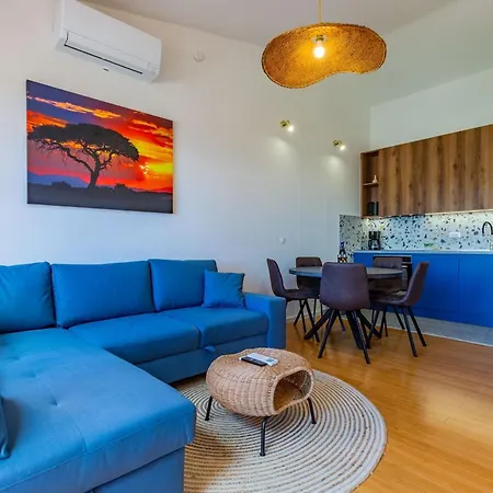 Lola Apartment