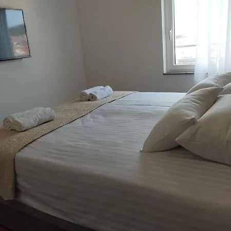 Lola Apartment *